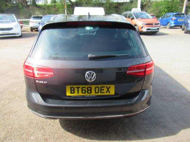 2018 Volkswagen Passat 2.0 TDI GT 5dr DSG [Panoramic Roof] [7 Speed]