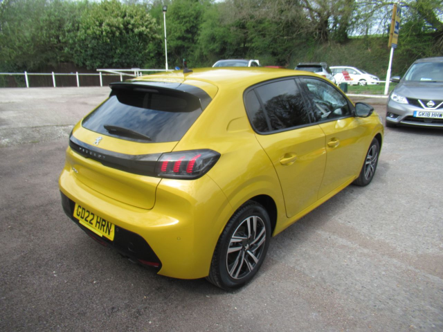 2022 Peugeot 208 1.2 PureTech 100 Allure Premium 5dr