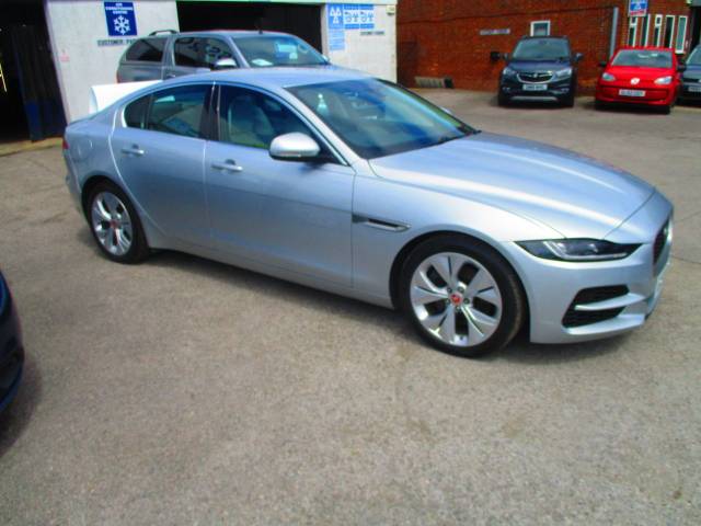 2020 Jaguar XE 2.0 Prestige Ingenium