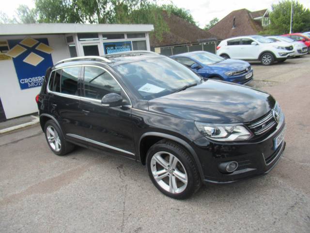 Volkswagen Tiguan 2.0 TDi BlueMotion Tech R-Line 150 5dr [NAV] Estate Diesel Black
