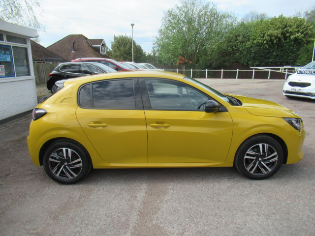 2022 Peugeot 208 1.2 PureTech 100 Allure Premium 5dr