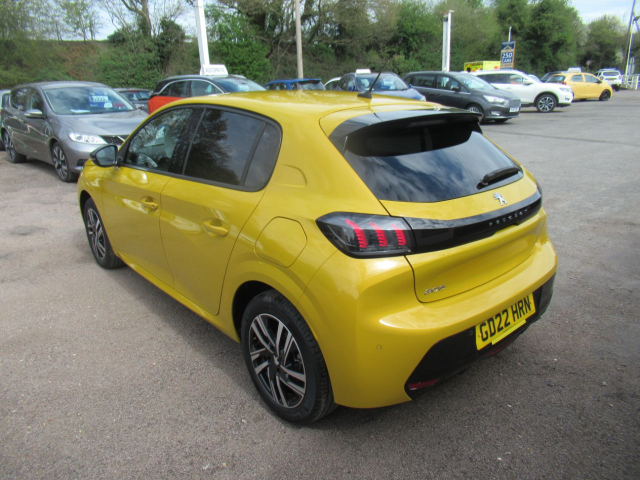 2022 Peugeot 208 1.2 PureTech 100 Allure Premium 5dr