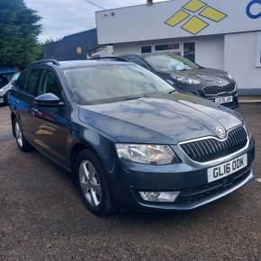SKODA OCTAVIA 2016 (16) at Crossroad Motors Ashford