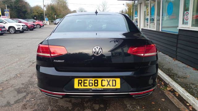 2018 Volkswagen Passat 2.0 TDI R-Line 4dr DSG [Panoramic Roof] [7 Speed]
