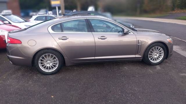 2010 Jaguar XF 3.0 V6 Luxury 4dr Auto