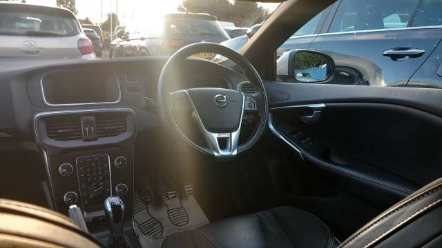 2016 Volvo V40 2.0 T2 [122] R DESIGN Nav Plus 5dr