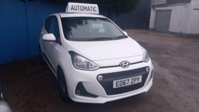Hyundai i10 1.2 Premium 5dr Auto Hatchback Petrol White