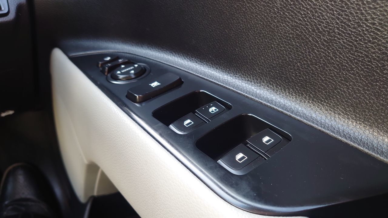 KIA STONIC 1.0T GDI 4 5DR AUTO 2019 69 13,595 13,995 400 X 19...