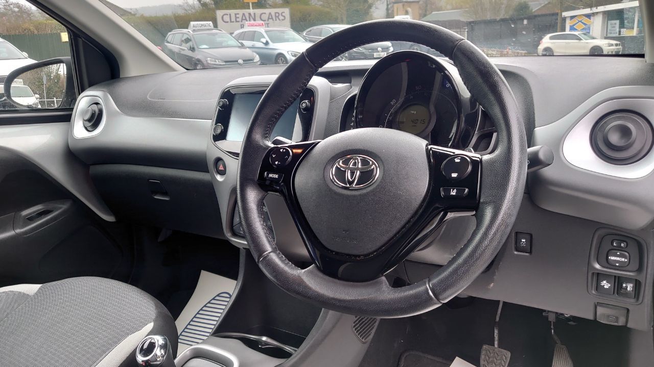 TOYOTA AYGO 1.0 VVT I X TREND TSS 5DR X SHIFT 2020 70 10,495...