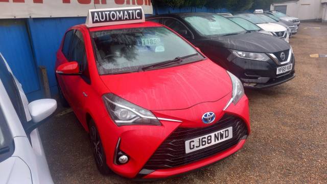 Toyota Yaris 1.5 Hybrid Icon Tech 5dr CVT Hatchback Petrol / Electric Hybrid Red