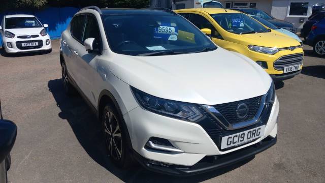 Nissan Qashqai 1.5 dCi 115 N-Connecta 5dr Hatchback Diesel White