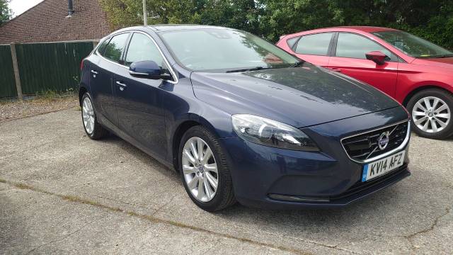 Volvo V40 1.6 D2 SE Lux Nav 5dr Hatchback Diesel Blue