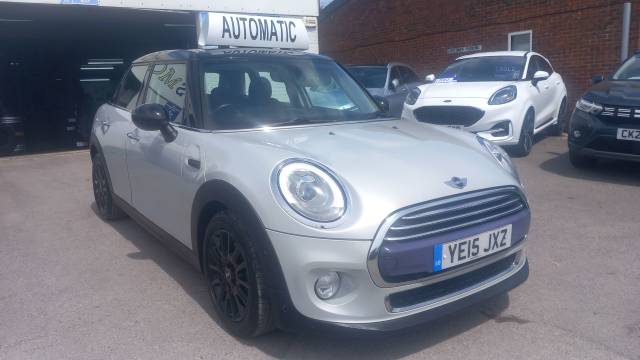 Mini Hatchback 1.5 Cooper D 5dr Auto Hatchback Diesel Silver