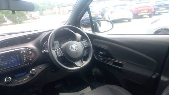 2018 Toyota Yaris 1.5 Hybrid Bi-tone 5dr CVT