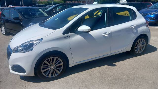 2018 Peugeot 208 1.2 PureTech 82 Signature 5dr [Start Stop]