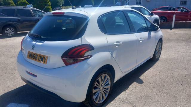 2018 Peugeot 208 1.2 PureTech 82 Signature 5dr [Start Stop]