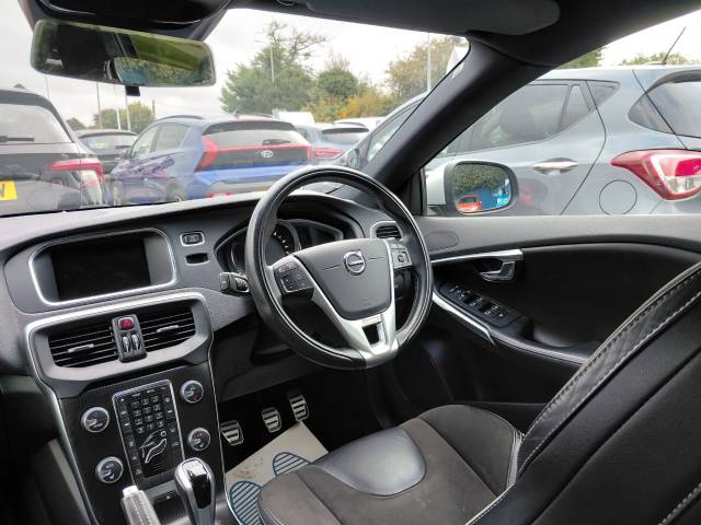 2018 Volvo V40 2.0 T2 [122] R DESIGN Nav Plus 5dr