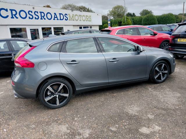 2018 Volvo V40 2.0 T2 [122] R DESIGN Nav Plus 5dr