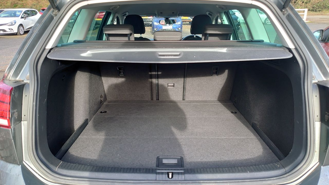 VW GOLF AUTOMATIC ESTATE