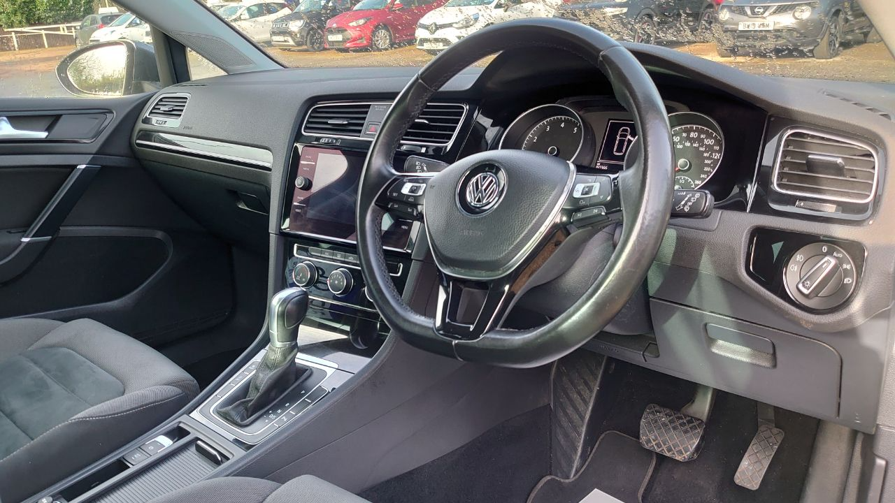 VW GOLF AUTOMATIC ESTATE