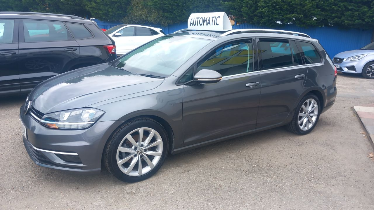 VW GOLF AUTOMATIC ESTATE
