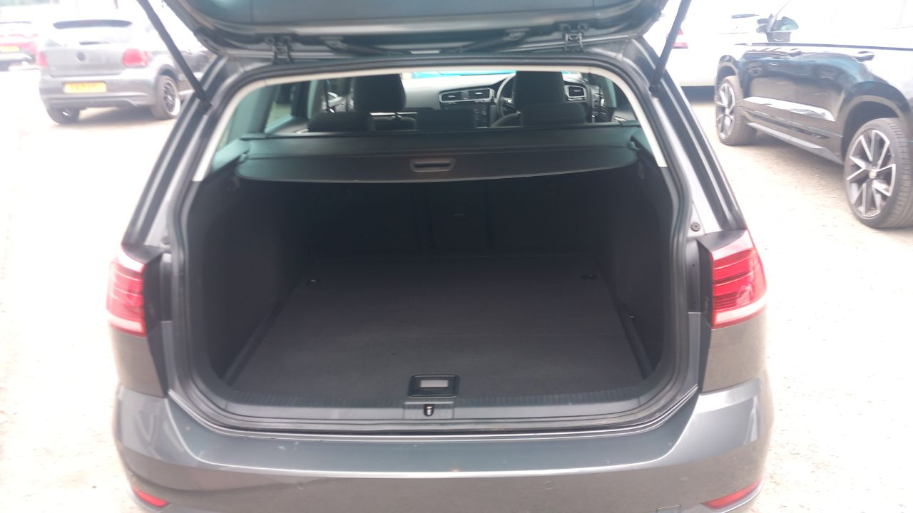 VW GOLF AUTOMATIC ESTATE